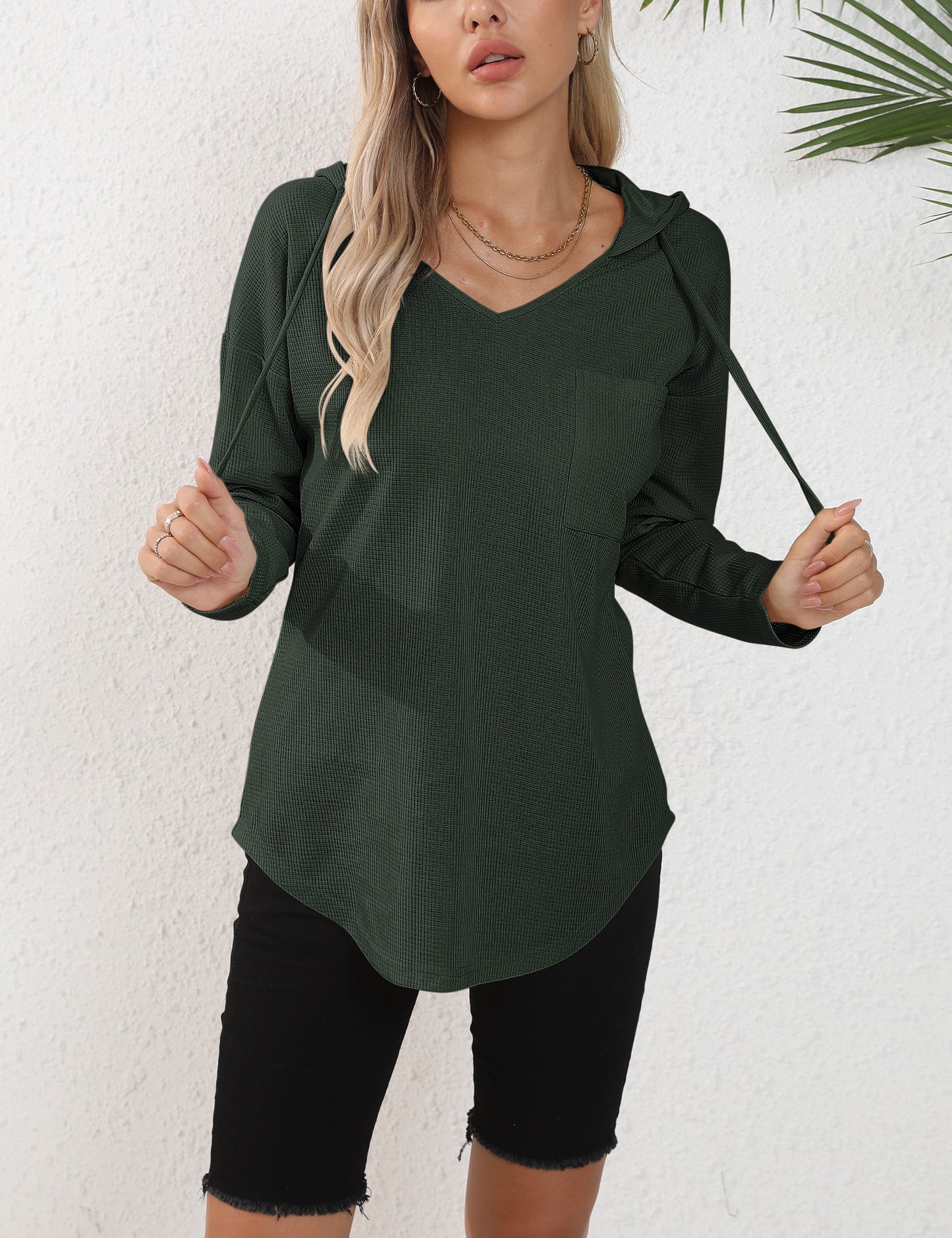 morhuduck Women's V Neck Hoodies Long Sleeve Sweatshirt Drawstring Pullover Tops with Pocket, Army Green